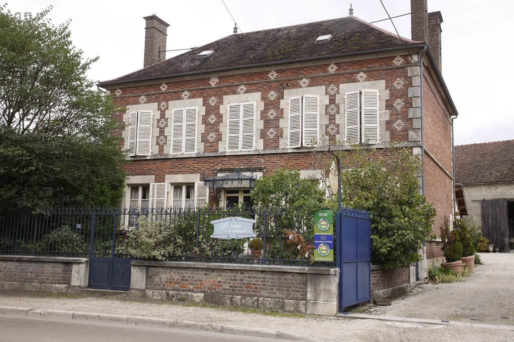 Le Bonheur A La Campagne Bed & Breakfast Lesmont Exterior foto